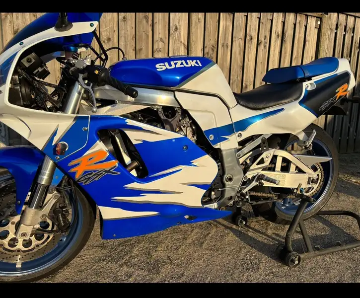 Suzuki GSX-R 750