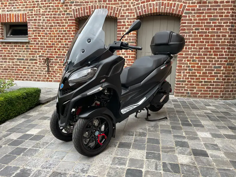 Piaggio MP3 400