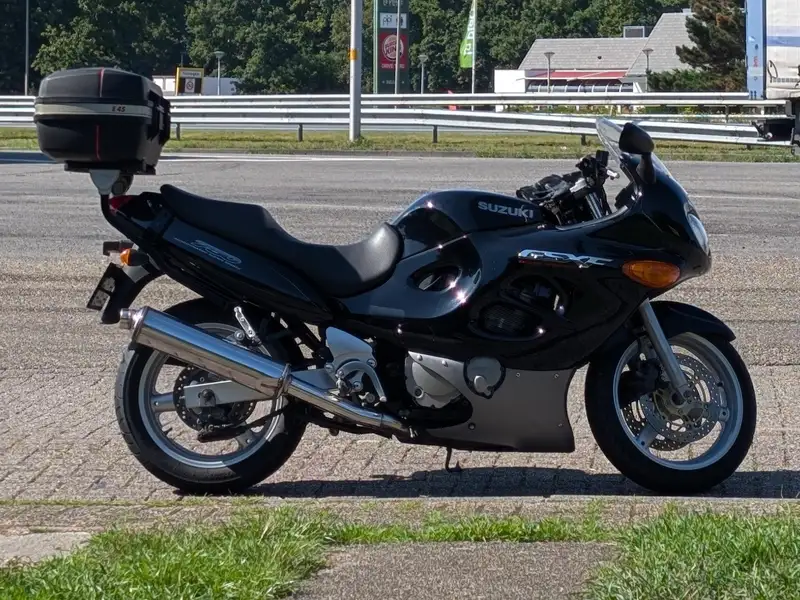Suzuki GSX 750